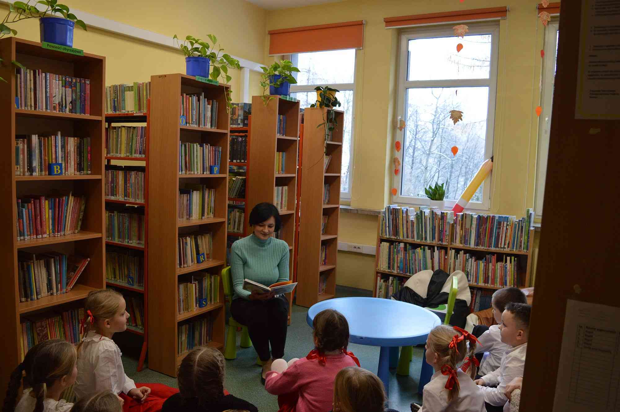 Lekcja biblioteczna dla uczniów SP w Regulicach