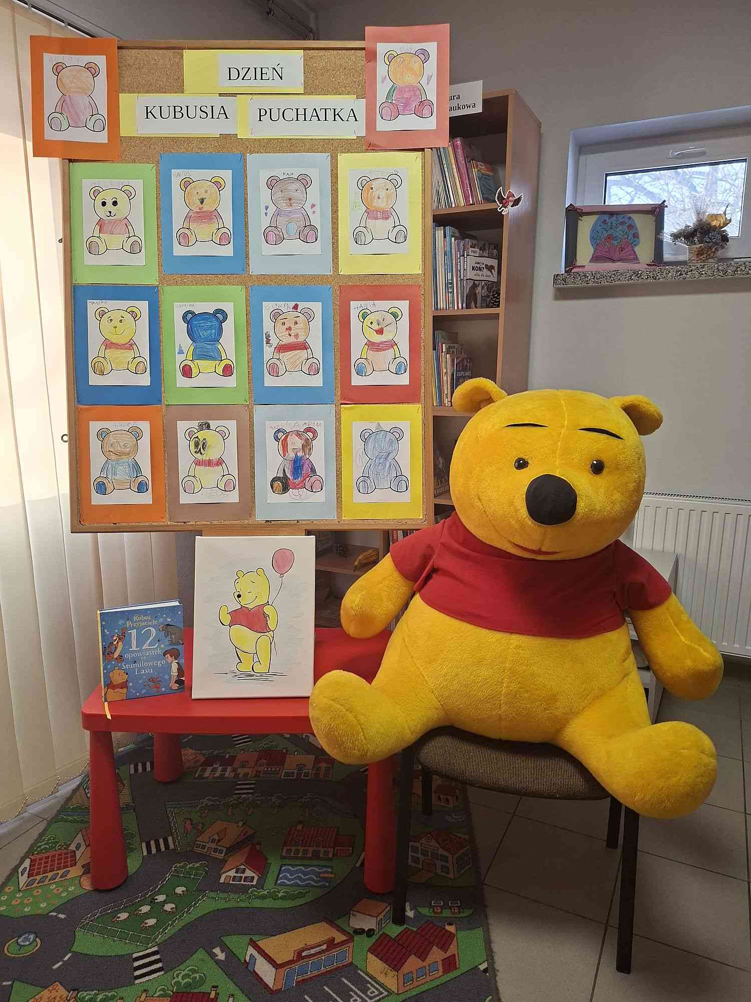 Dzień Kubusia Puchatka w bibliotece w Kwaczale