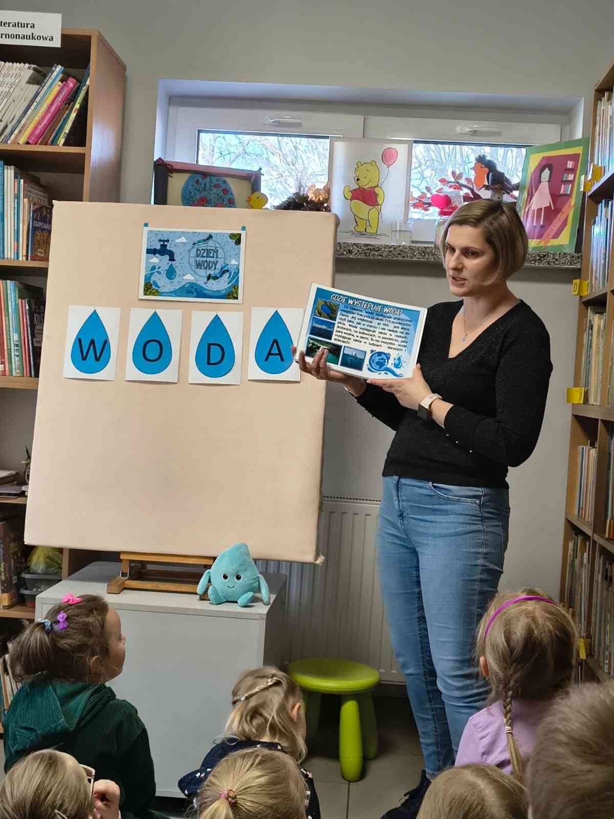 Zajęcia czytelnicze z przedszkolakami w Kwaczale "Woda to skarb"