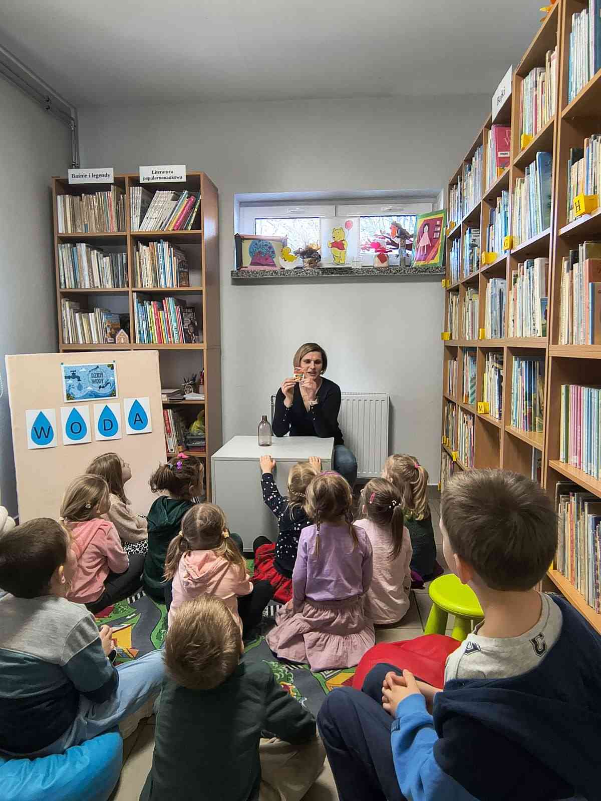 Zajęcia czytelnicze z przedszkolakami w Kwaczale "Woda to skarb"