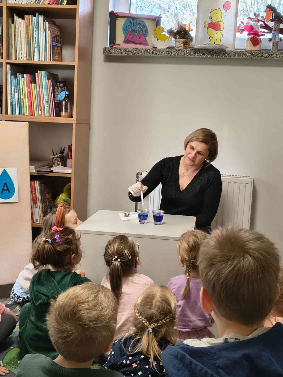 Zajęcia czytelnicze z przedszkolakami w Kwaczale "Woda to skarb"