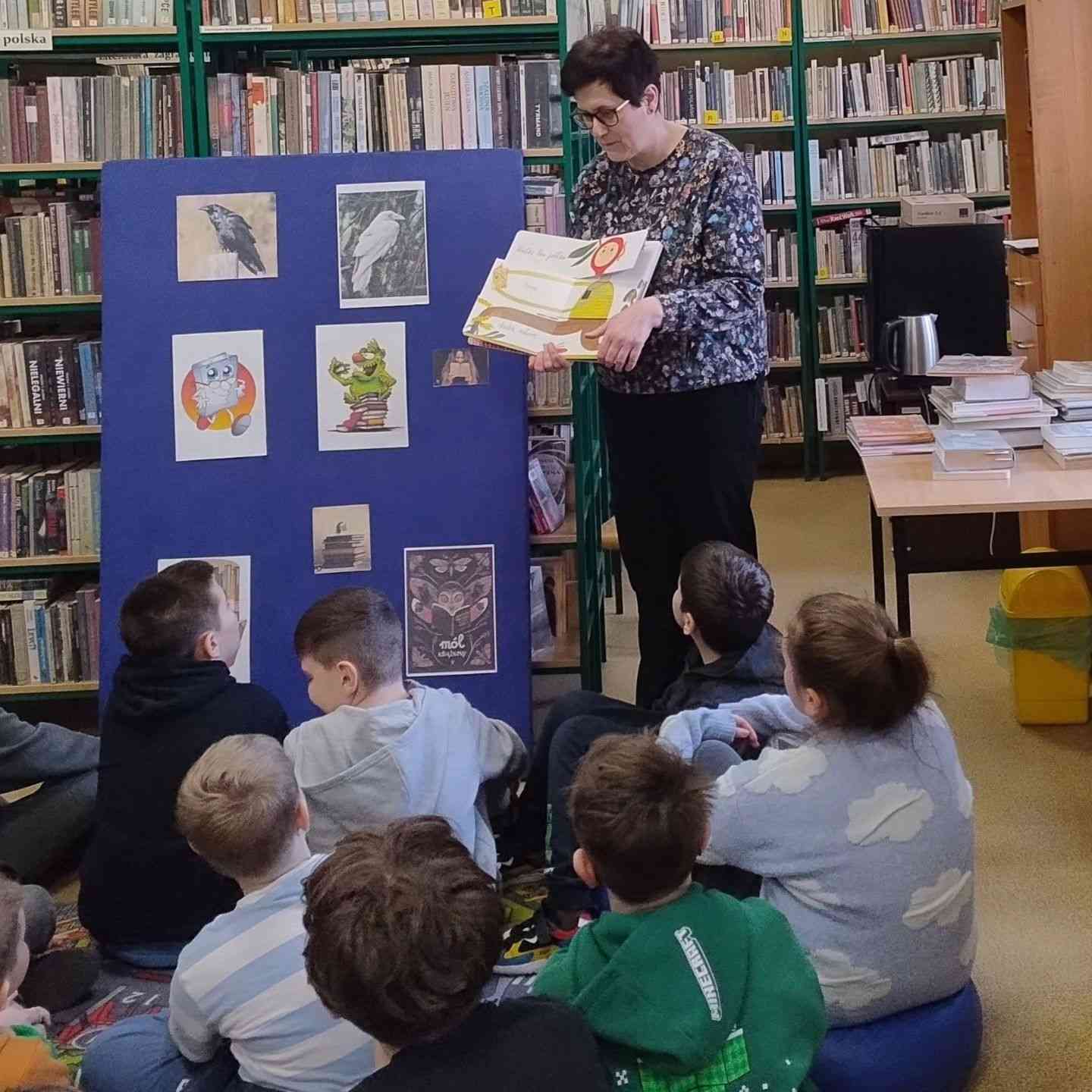 Zajęcia czytelnicze w Bibliotece w Regulicach