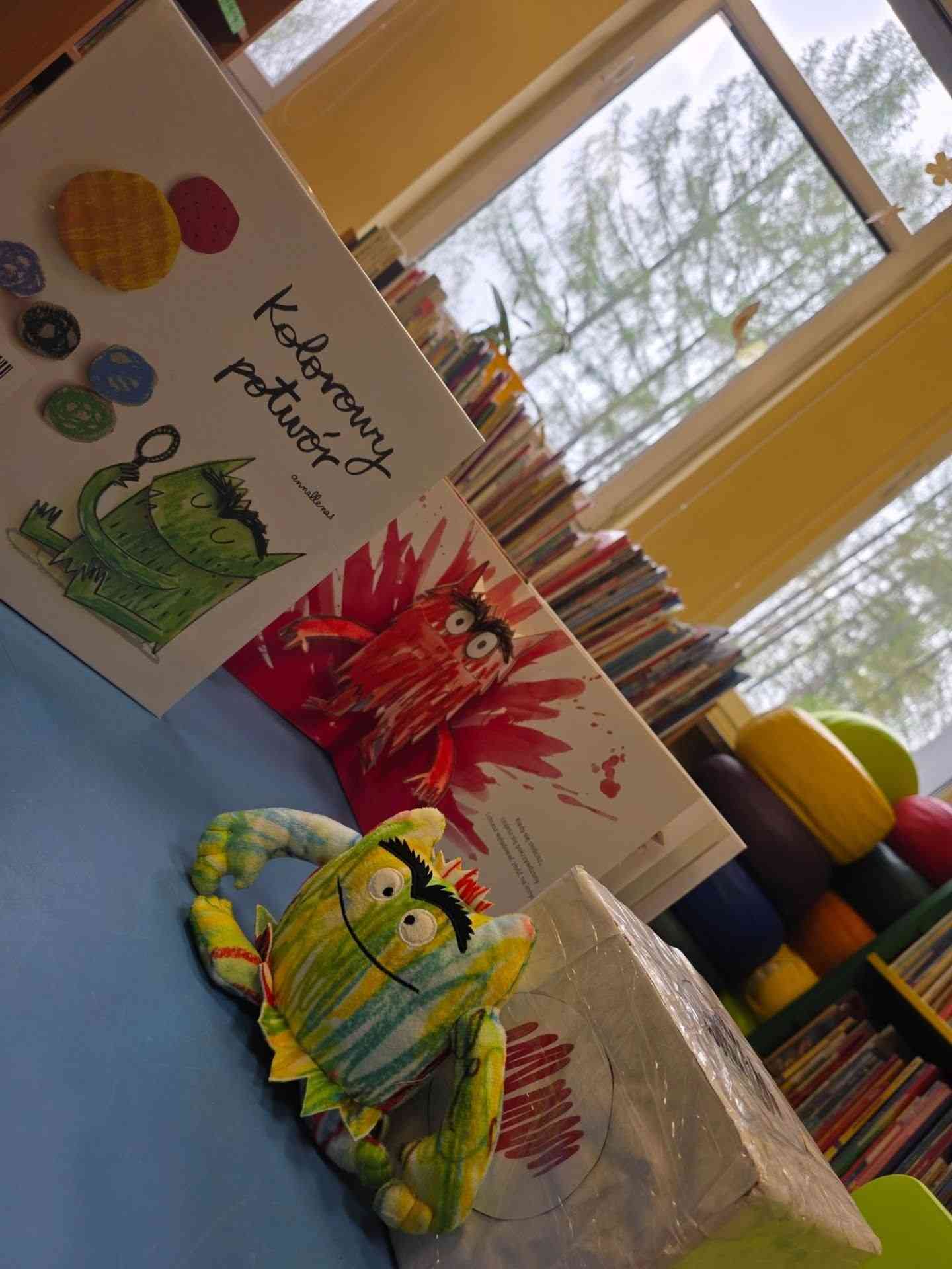 Kolorowy potwór - zajęcia czytelnicze dla przedszkolaków w Alwerni