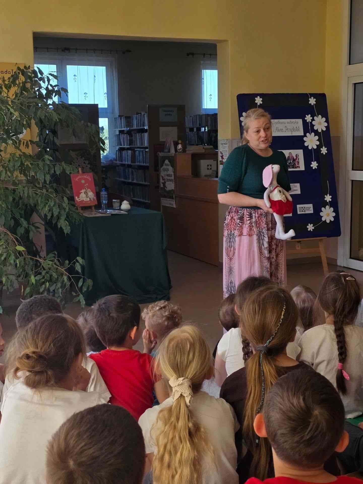 Spotkanie autorskie z Aliną Przydatek w Porębie Żegoty