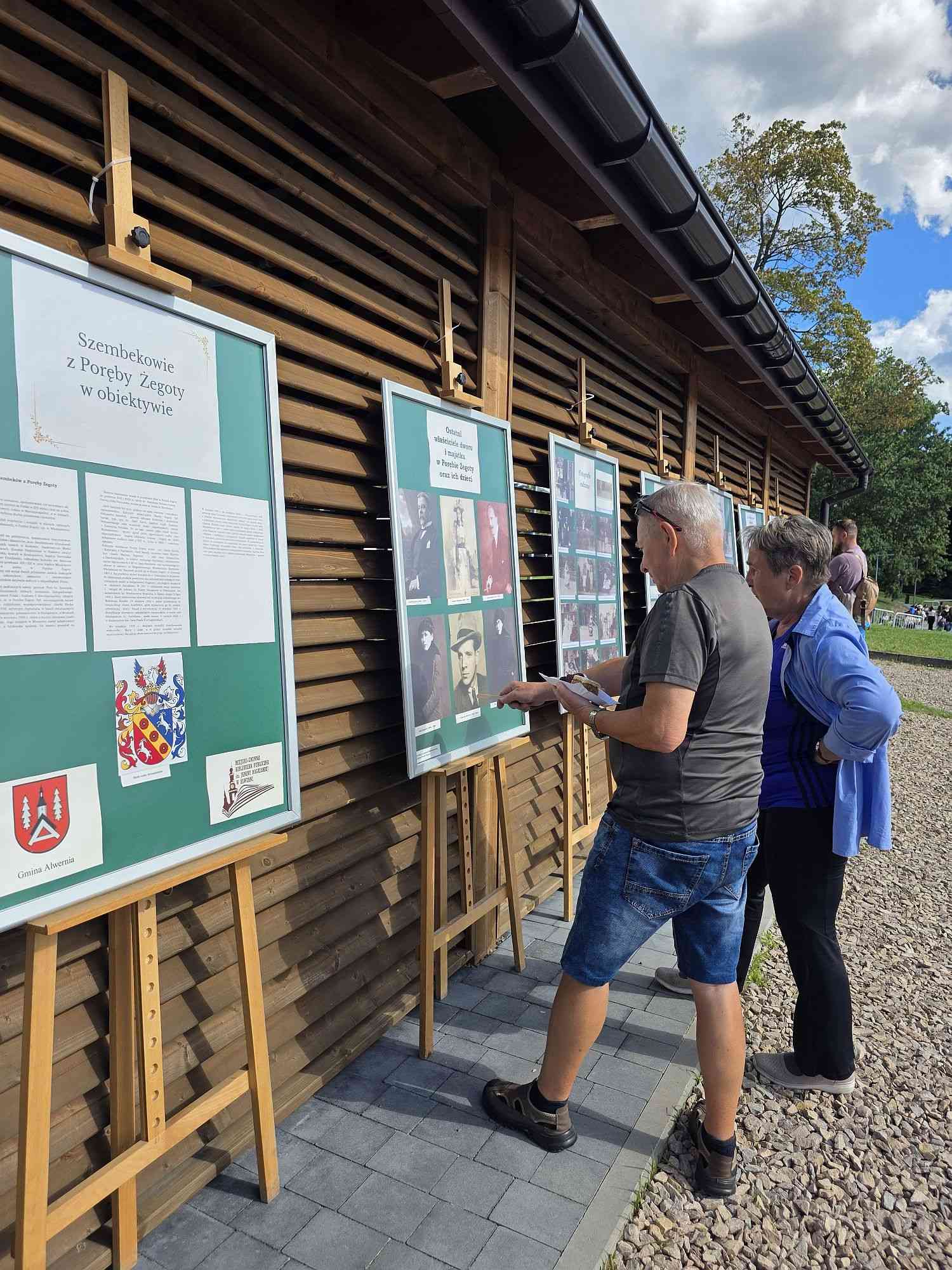 Wystawa „Szembekowie z Poręby Żegoty w obiektywie”